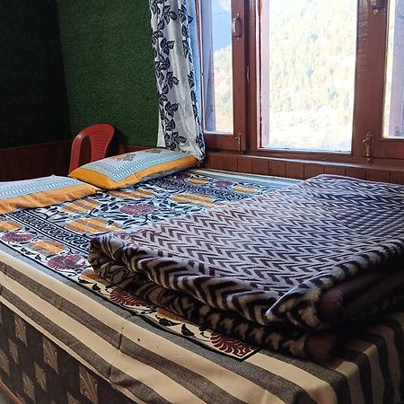 Roop Mountain Homestay Манали Экстерьер фото