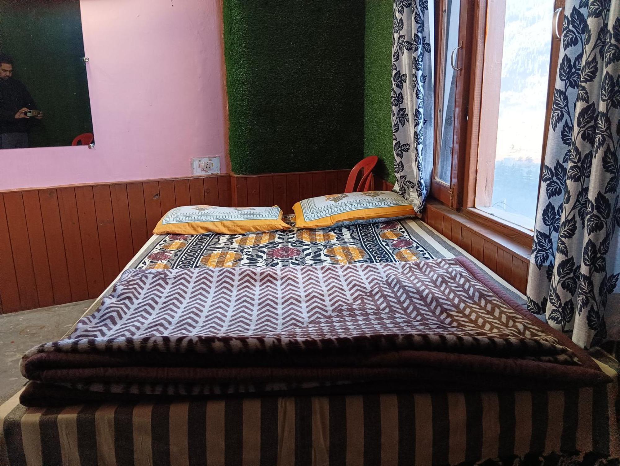 Roop Mountain Homestay Манали Экстерьер фото