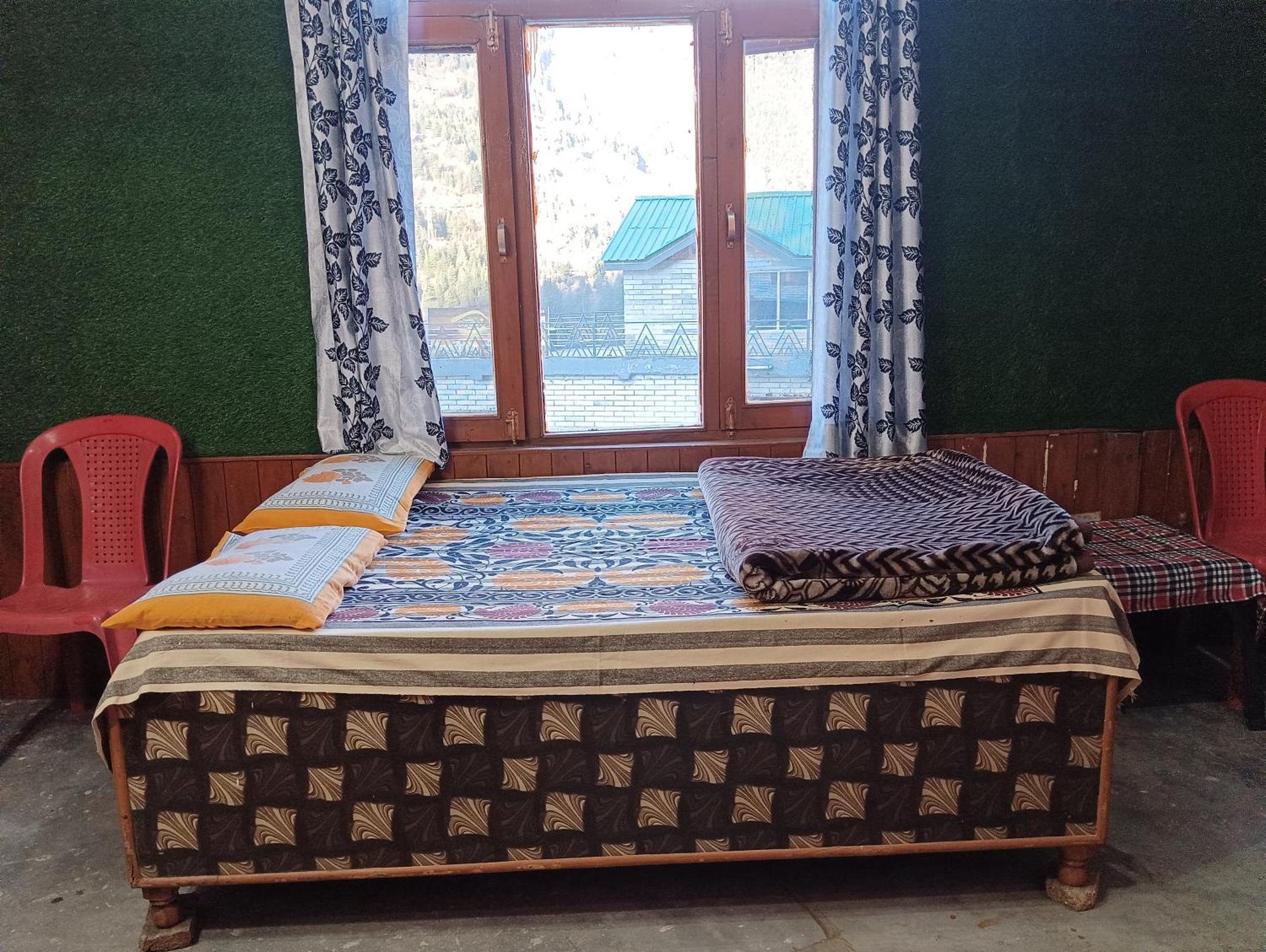 Roop Mountain Homestay Манали Экстерьер фото