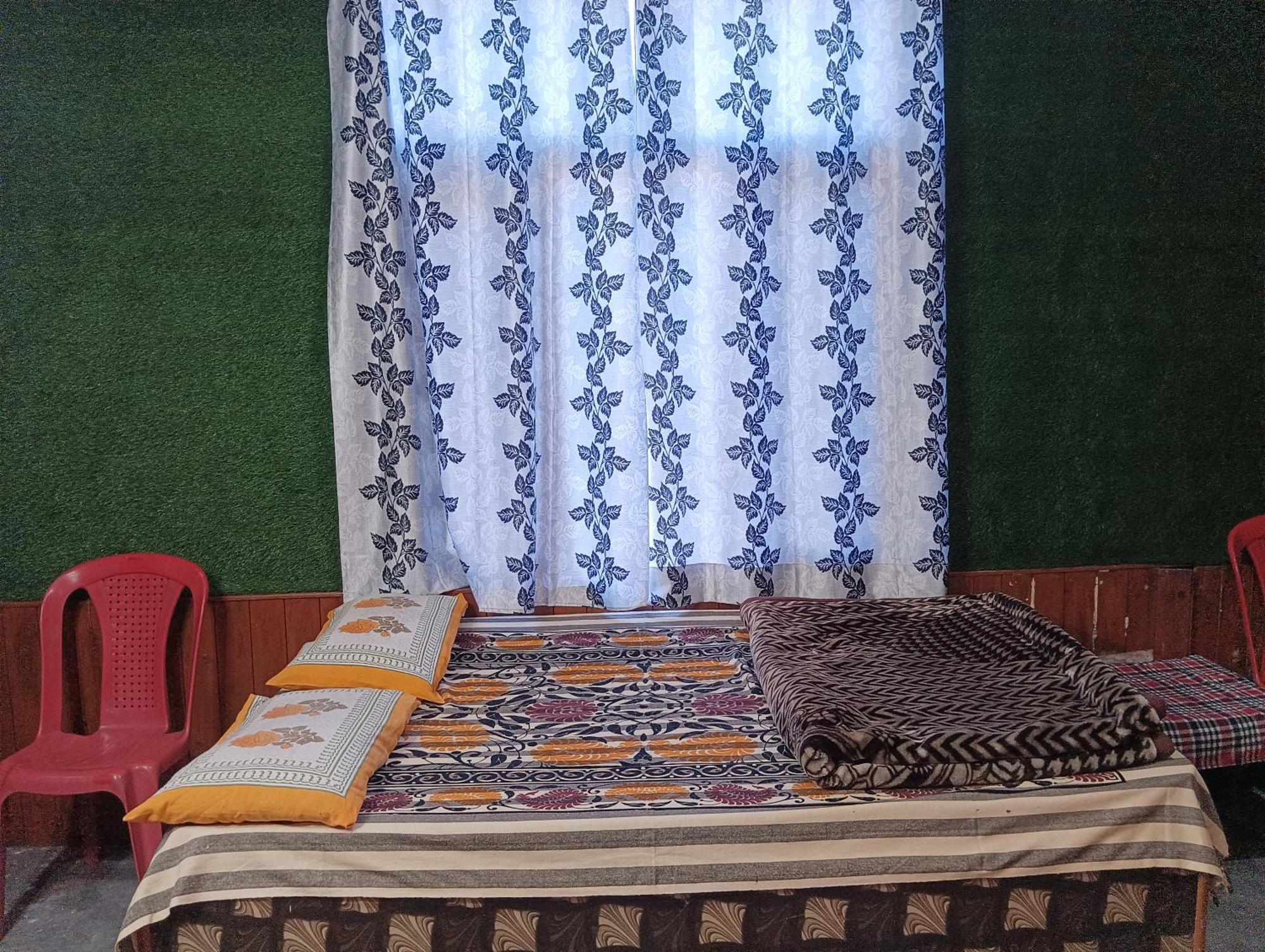 Roop Mountain Homestay Манали Экстерьер фото